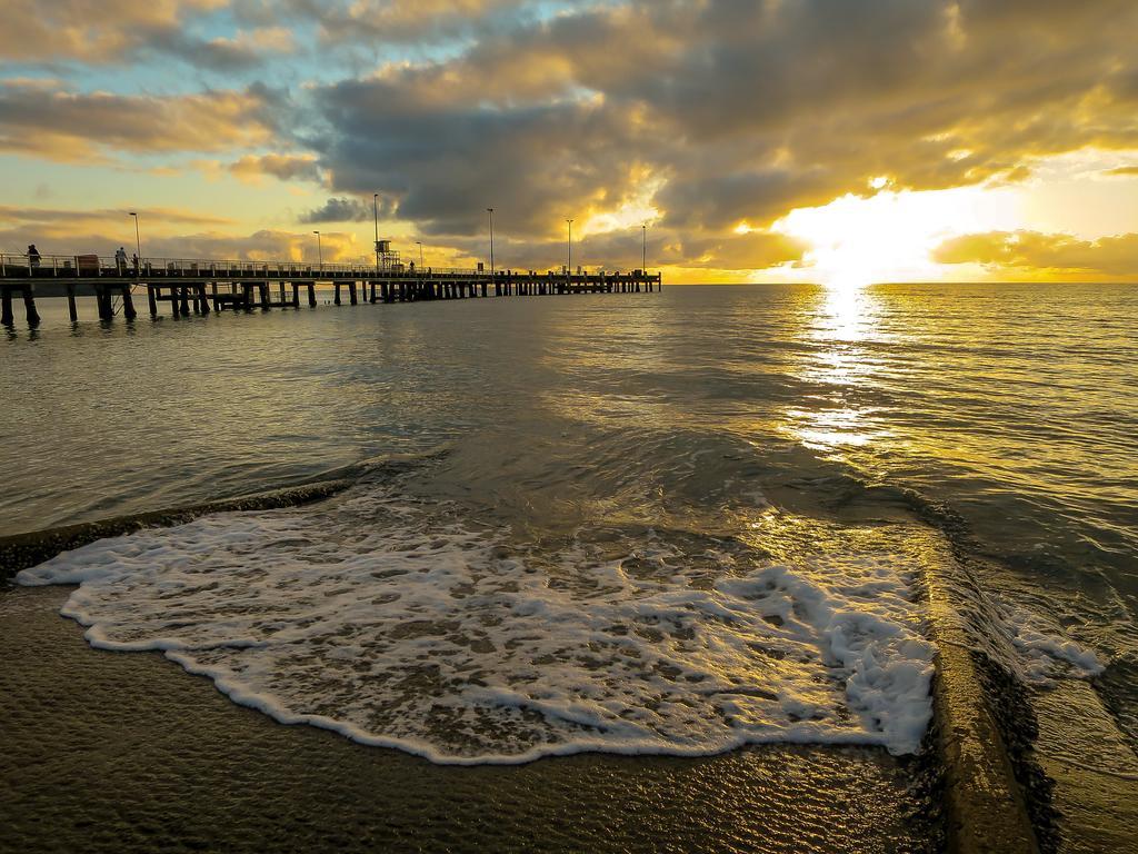 Aparthotel Marlin Waters Beachfront