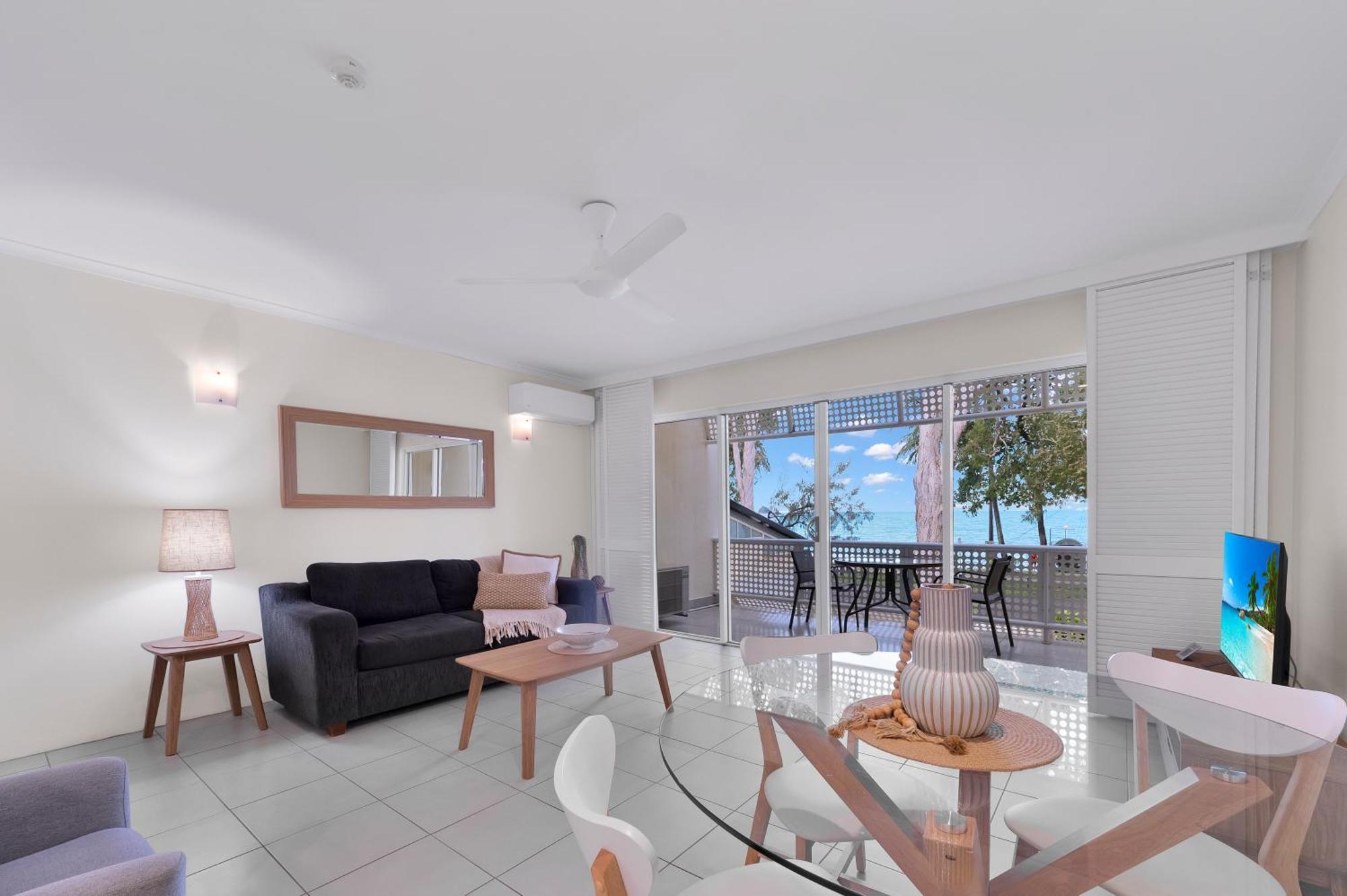Aparthotel Marlin Waters Beachfront